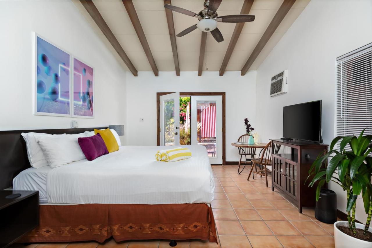 Отель Float Palm Springs - Adults Only Экстерьер фото