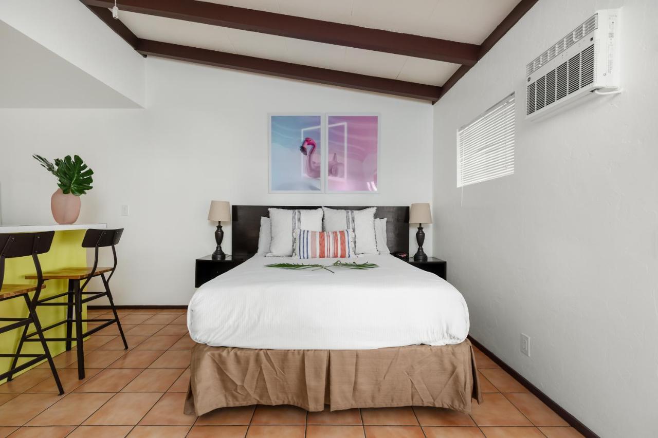 Отель Float Palm Springs - Adults Only Экстерьер фото